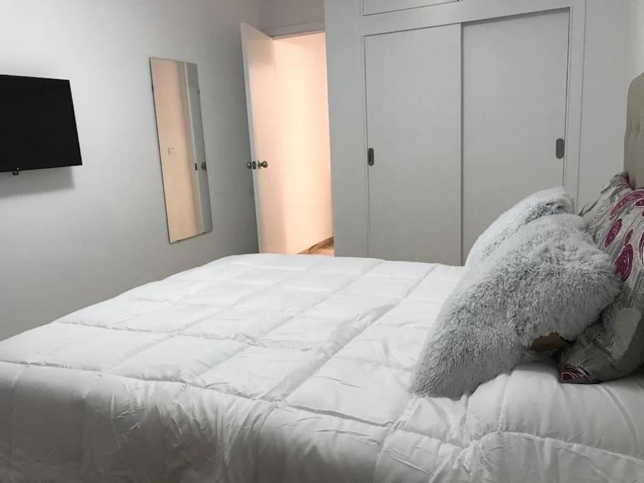 Apartamento Primera Linea Playa-Youtripmalaga Fuengirola Kültér fotó